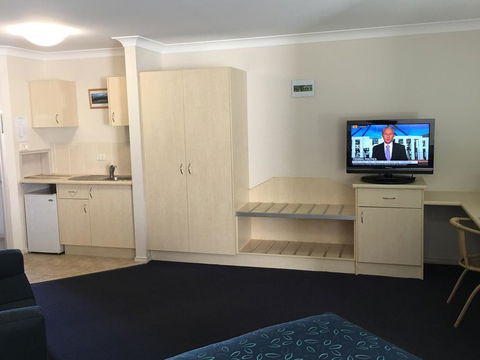Tuckerbox Motor Inn - Whitsundays Accommodation 2