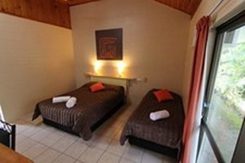 Tully Motel - Whitsundays Accommodation 2