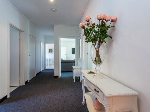Twelve Errard - Whitsundays Accommodation 2