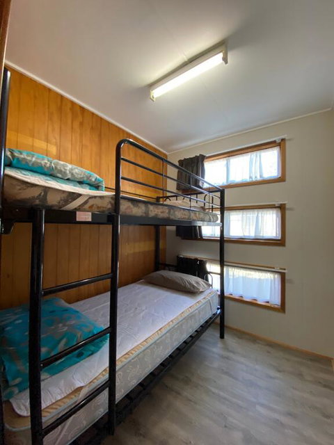 Twin Dolphins Holiday Park - Whitsundays Accommodation 1