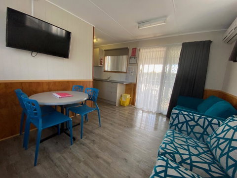 Twin Dolphins Holiday Park - Whitsundays Accommodation 2