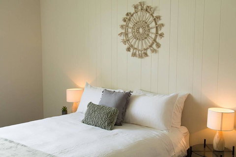 Two Bedroom Gem, Short Drive To MONA - Whitsundays Accommodation 1