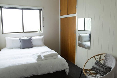 Two Bedroom Gem, Short Drive To MONA - Whitsundays Accommodation 3