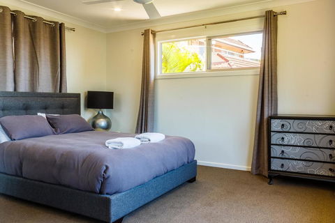 Two Islands At The Jetty - Whitsundays Accommodation 1