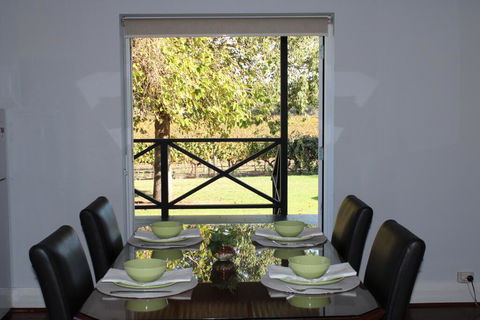 Upper Reach Spa Cottage - Whitsundays Accommodation 2