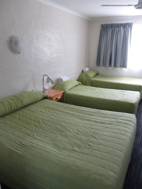 Urangan Motor Inn - Whitsundays Accommodation 3
