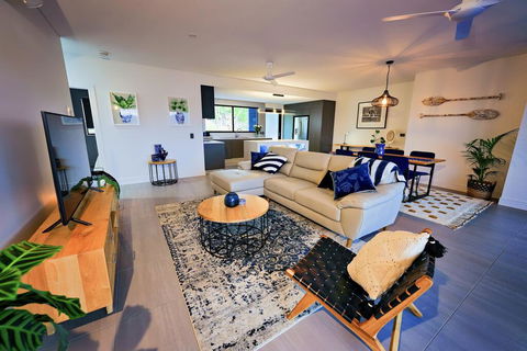 Valle Vista Luxury Apartments - Whitsundays Accommodation 0