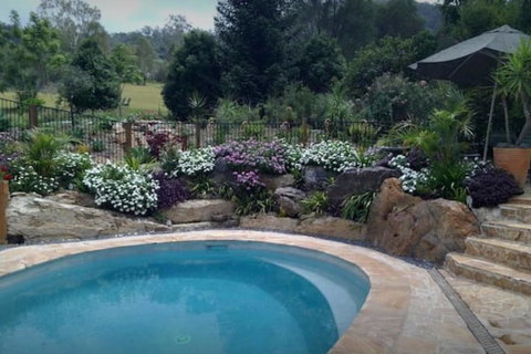 Valley View Cottages - Whitsundays Accommodation 2