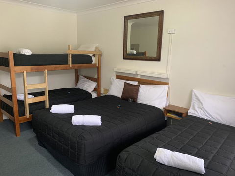 Valley View Motel - Whitsundays Accommodation 3