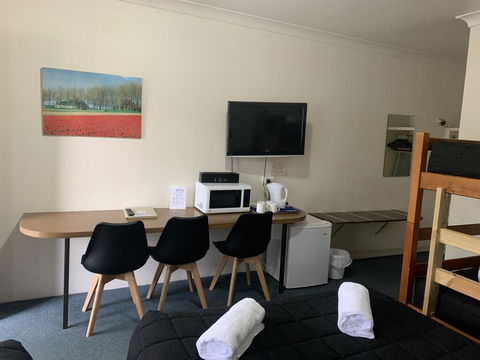 Valley View Motel - Whitsundays Accommodation 1