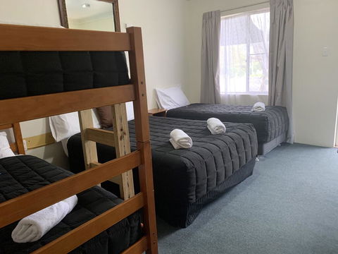 Valley View Motel - Whitsundays Accommodation 2