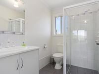 VALLEY VIEWS - 10 Valley Heights Drive