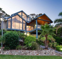 Venabu on Garuwa 20 Garuwa Street - spectacular house with fabulous views - Whitsundays Accommodation