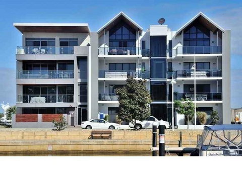 Venetian Canal 1 Bedroom Apartment - Whitsundays Accommodation 0