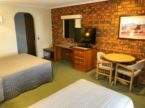 Victoriana Motor Inn - Whitsundays Accommodation 2