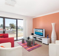 Villa Capri 3 Just a Hop Skip and Jump to Bowling Club - Whitsundays Accommodation