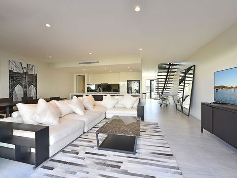 Villa Capri Waterside At Trinity Point - Whitsundays Accommodation 1