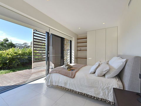 Villa Catania Waterside At Trinity Point - Whitsundays Accommodation 1