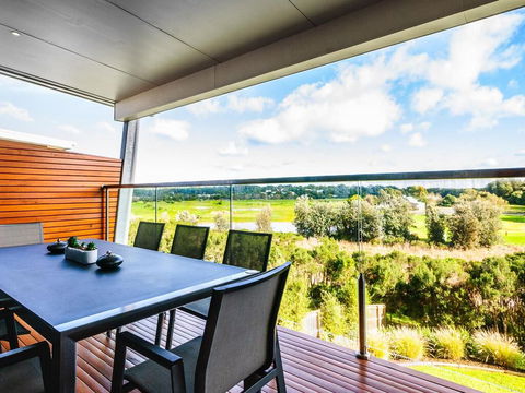 Villa Isola - Whitsundays Accommodation 0