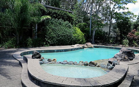 Villa Noosa Hotel - Whitsundays Accommodation 2