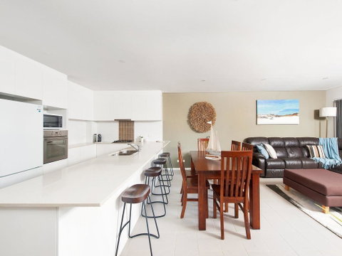 Villa Serene @ Fingal Bay - Whitsundays Accommodation 2