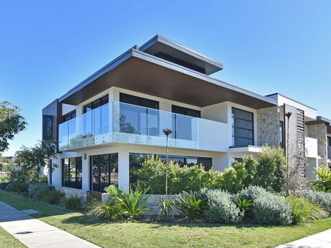 Villa Sorrento Waterside At Trinity Point - Whitsundays Accommodation 0