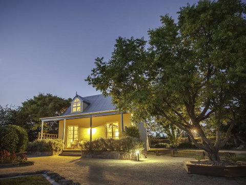 Vineyard Cottages - Whitsundays Accommodation 0