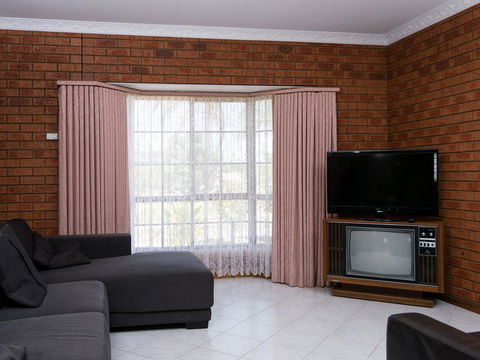 Vineyard Retreat Mildura - Whitsundays Accommodation 1