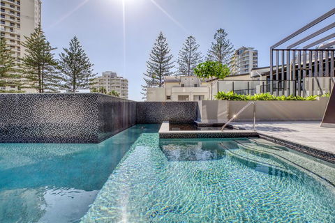 Vue Broadbeach - Whitsundays Accommodation 2