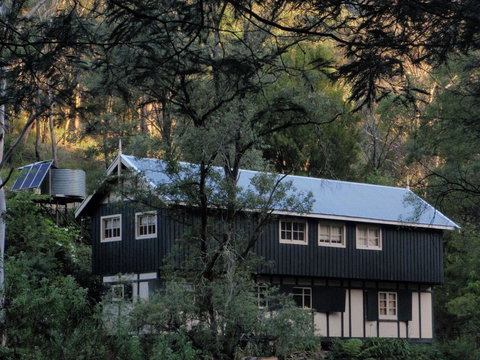 Walhalla Coach House - Whitsundays Accommodation 0