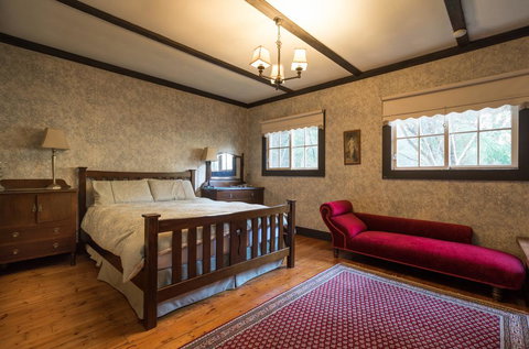 Walhalla Coach House - Whitsundays Accommodation 1