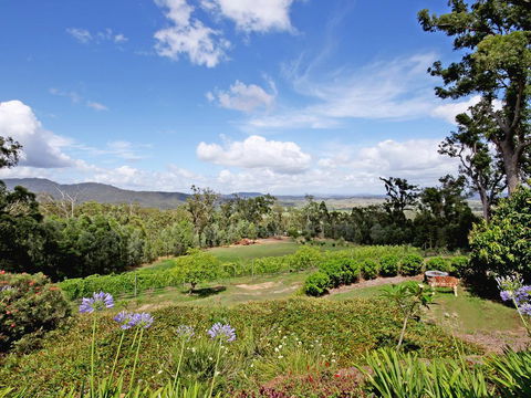 Wallaby Ridge Retreat - Whitsundays Accommodation 3