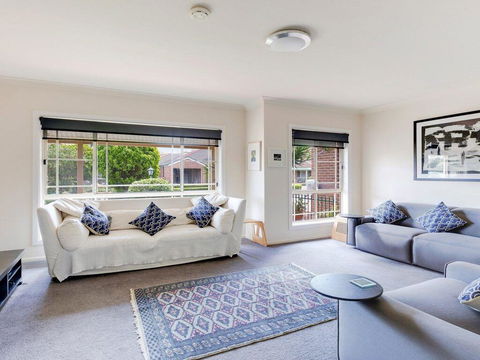 Walling-Clifton Gardens - Backing Onto Golf Course - Whitsundays Accommodation 0