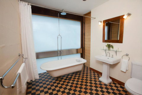 Wandin Valley Estate - Whitsundays Accommodation 2