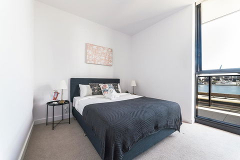 Waterfront Apt On Mel Collins Street#3 - Whitsundays Accommodation 3