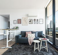 Waterfront apt on Mel Collins Street3 - Whitsundays Accommodation