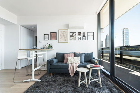 Waterfront Apt On Mel Collins Street#3 - Whitsundays Accommodation 0