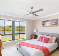 Waterfront at Point Road - Whitsundays Accommodation