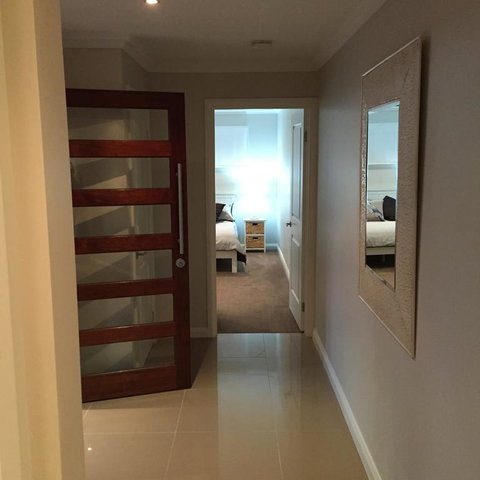 Waterfront Dream Vincentia - Whitsundays Accommodation 3