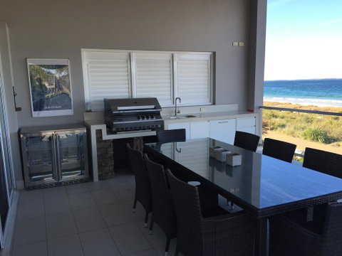 Waterfront Dream Vincentia - Whitsundays Accommodation 1