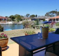 Waterfront Haven with jetty mooring and WiFI - Whitsundays Accommodation