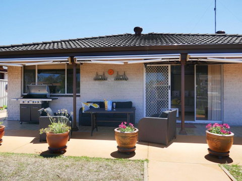 Waterfront Haven With Jetty, Mooring And WiFI - Whitsundays Accommodation 1
