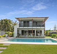 WATERFRONT HOME BORDERING MOOLOOLABA - Whitsundays Accommodation