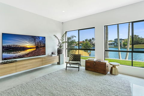 Waterfront Wonder, Noosa Waters - Whitsundays Accommodation 3