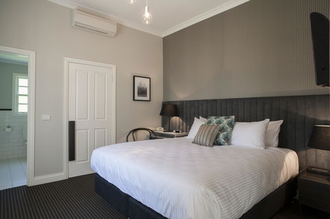 Oscar\'s On The Yarra - Whitsundays Accommodation 3