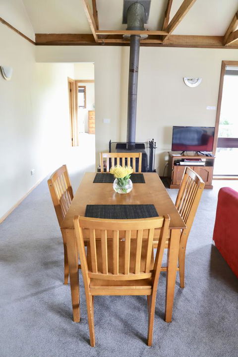 Red Ceder Cottage - Great Ocean Road - Port Campbell - Whitsundays Accommodation 15