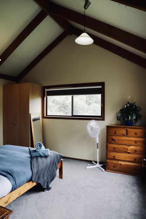 Red Ceder Cottage - Great Ocean Road - Port Campbell - Whitsundays Accommodation 4
