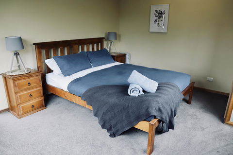 Red Ceder Cottage - Great Ocean Road - Port Campbell - Whitsundays Accommodation 2