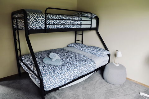 Red Ceder Cottage - Great Ocean Road - Port Campbell - Whitsundays Accommodation 6