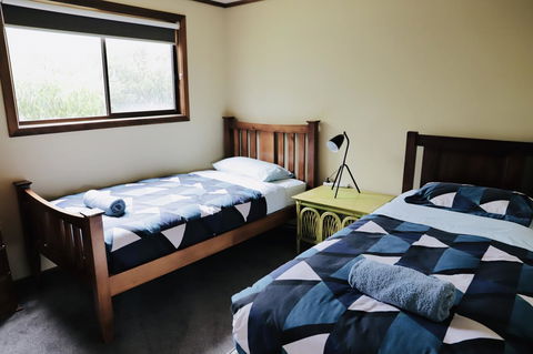 Red Ceder Cottage - Great Ocean Road - Port Campbell - Whitsundays Accommodation 10
